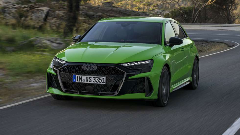 Πιο άγριο αλλά ξανά με 400 άλογα το ανανεωμένο Audi RS 3