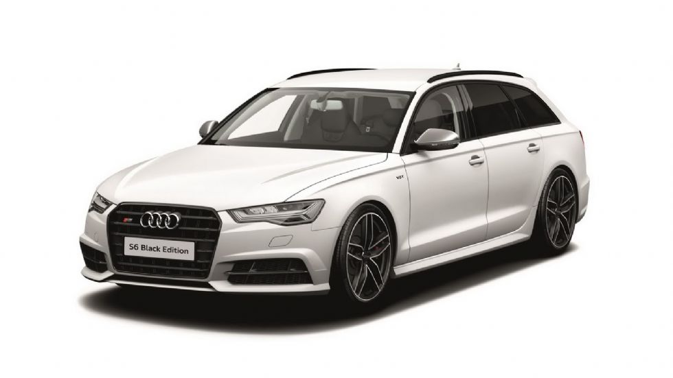 Τα S6 (φωτό) & S7 Sportback εξοπλίζονται με τροχούς 20 και 21 ιντσών αντίστοιχα, ηχοσύστημα της BOSE, flat-bottomed πολυλειτουργικό τιμόνι και μαύρες γυαλιστερές λεπτομέρειες.