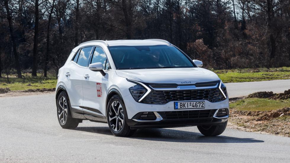 Βενζίνη, diesel ή Plug-in hybrid: Τι έχουν στη «βασική» X1 & Sportage;