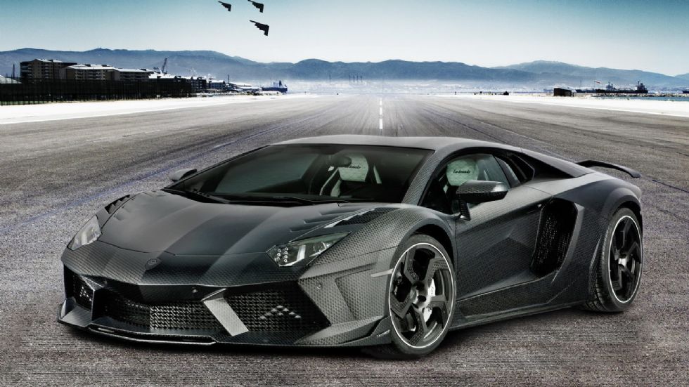 Η Mansory Carbonado έχει ισχύ 1.250 ίππων, που της επιτρέπει να κάνει το 0-100 χλμ./ώρα σε 2,6 δλ. και να έχει τελική ταχύτητα 380 χλμ./ώρα.