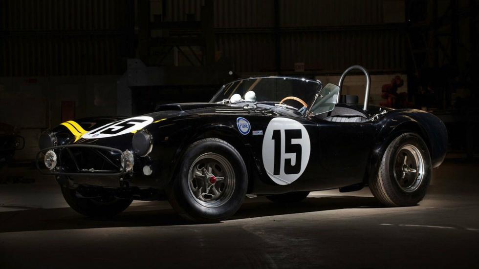 Οι 4 ειδικές Shelby Cobra Sebring, που θα τεθούν σε δημοπρασία. 