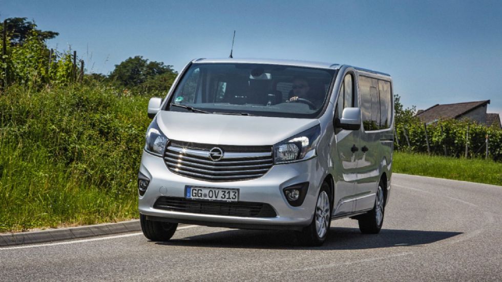 Η Opel κάνει τη διαφορά στα minibus με τις εξαιρετικά ευρύχωρες και ευέλικτες εκδόσεις Vivaro Tourer και Vivaro Combi+.