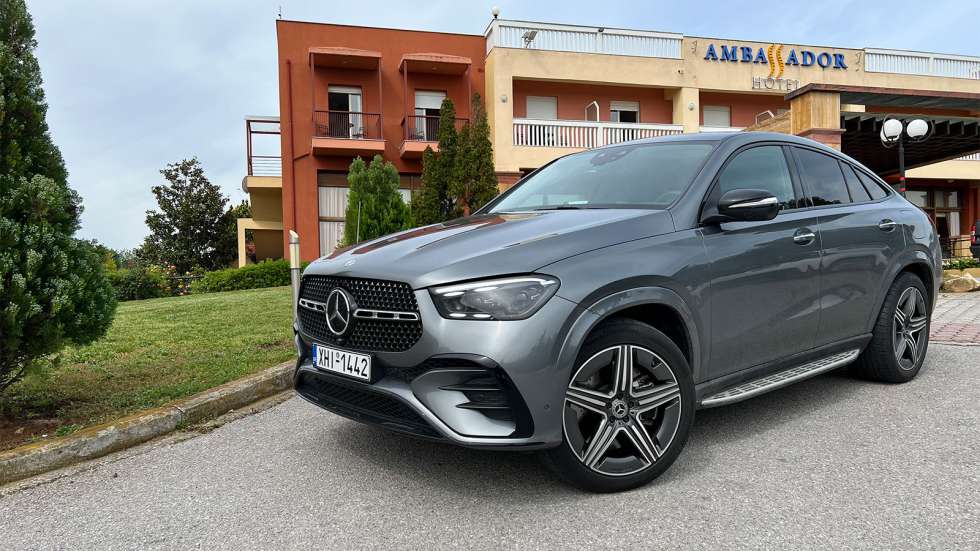 Οι μπαταρίες τόσο οι δικές μας όσο και της Plug-in Hybrid GLE Coupe γέμισαν στο Ambassador Hotel στη Θεσσαλονίκη, κοντά στο αεροδρόμιο, το οποίο προσφέρει δύο θέσεις φόρτισης AC.