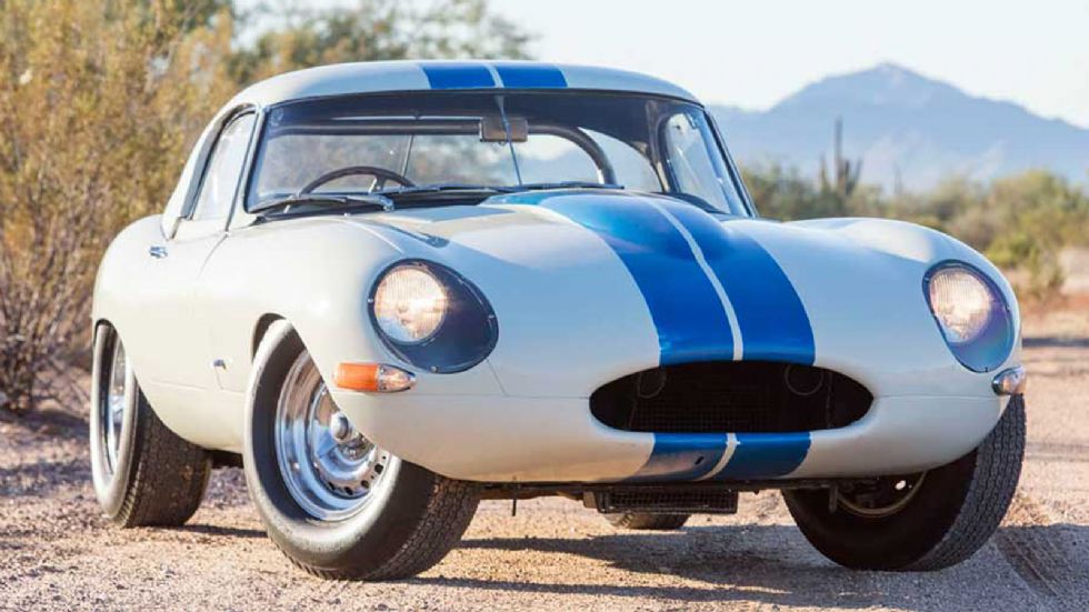 H Jaguar E-Type, ένα Coupe μιας άλλης εποχής, αναδείχθηκε το ακριβότερο αυτοκίνητο της δημοπρασίας.