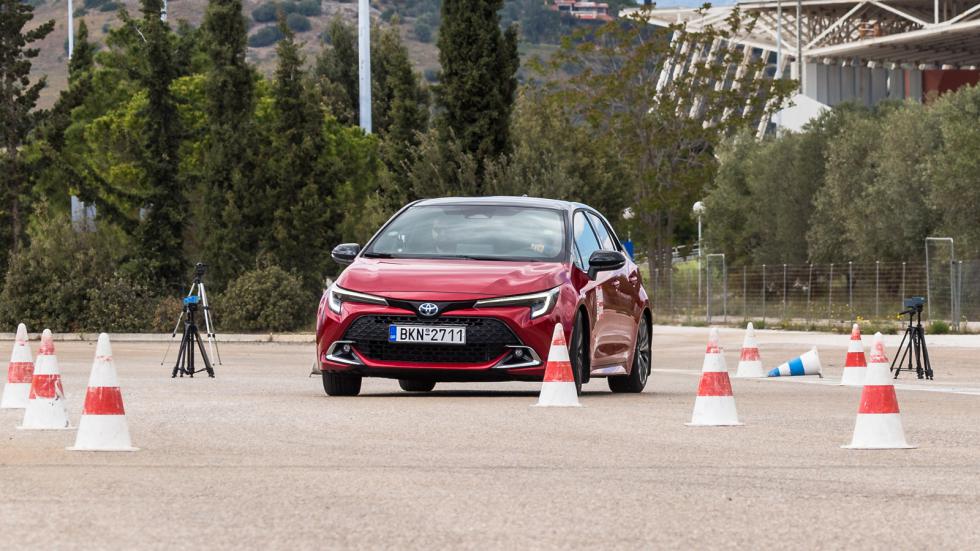 Elk Test στην υβριδική Toyota Corolla των 140 PS