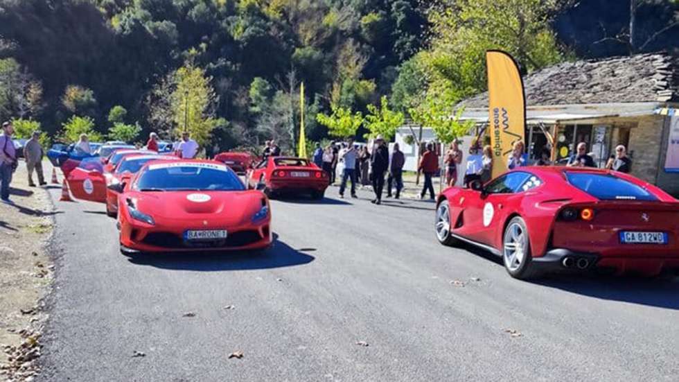 Απόβαση 20 Ferrari στην Ήπειρο | Πρώτη στάση στο γεφύρι της Πλάκας (+video)