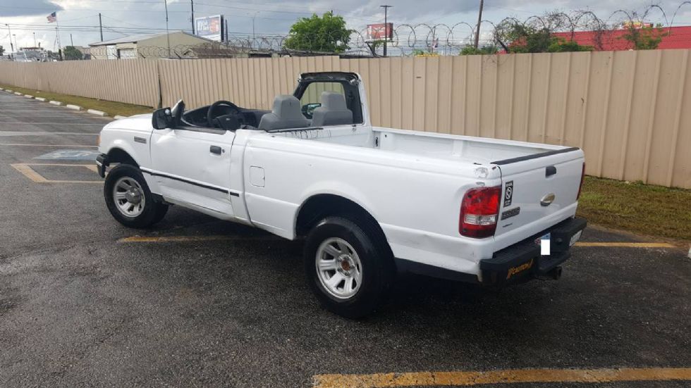 Δείτε τις εικόνες από το ένα και μοναδικό Ford Ranger «κάμπριο».