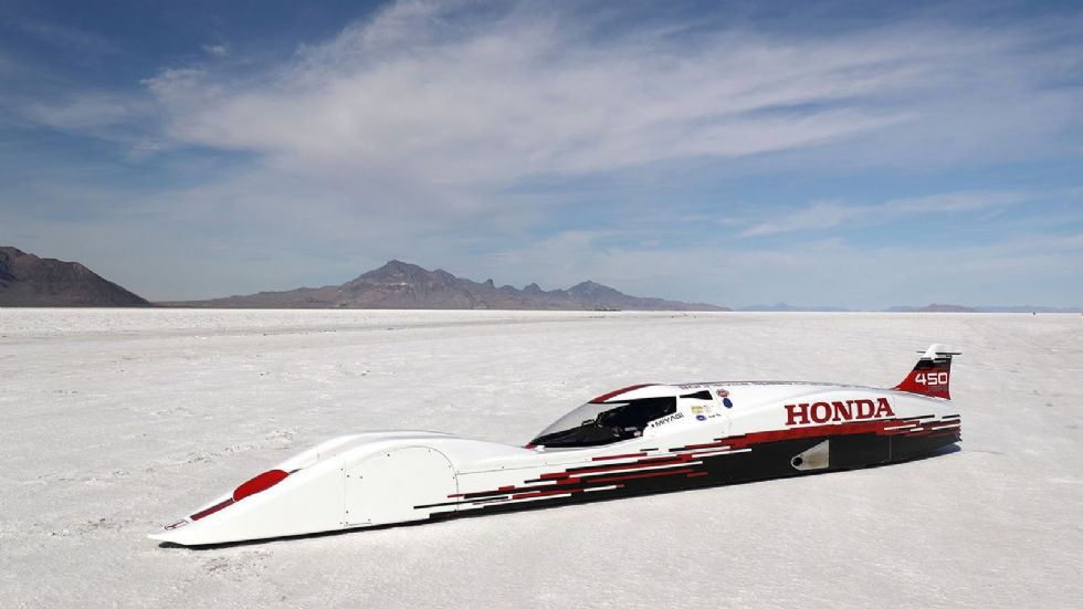 Στο Bonneville στο Salt Lake των Η.Π.Α. βρέθηκε η Honda με το S-Dream Streamliner, έχοντας ως στόχο να κάνει ρεκόρ ταχύτητας εδάφους.