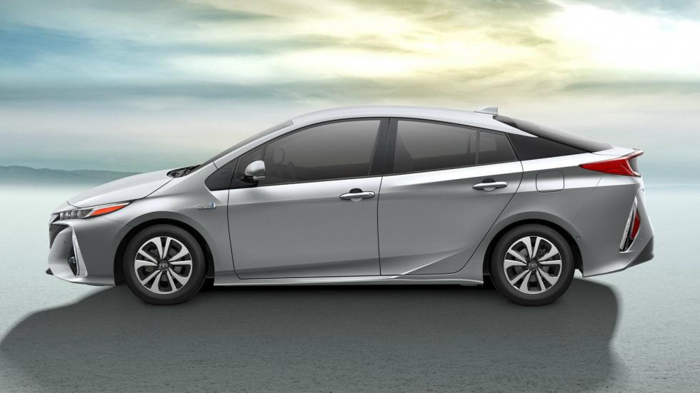 Το Prius Prime μπορεί να ταξιδέψει μέχρι και 40 χιλιόμετρα, χρησιμοποιώντας μόνο ηλεκτρική ενέργεια