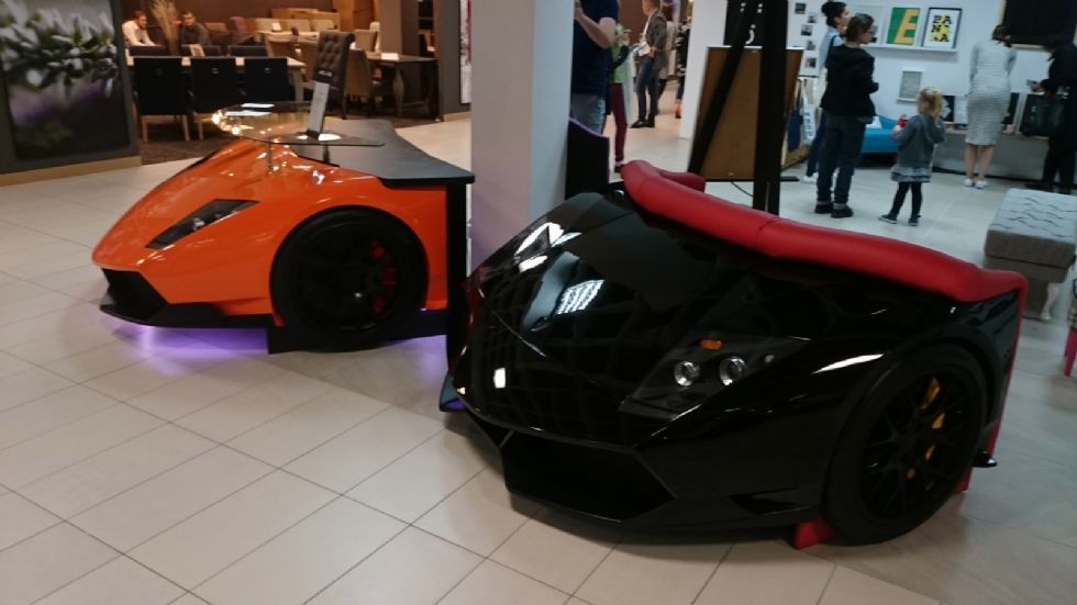 Η μία πλευρά του είναι ακριβώς σαν να βλέπεις Lamborghini.