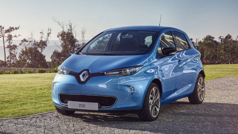 Το Renault Zoe πρόσφατα απέκτησε την έκδοση Z.E. 40, η οποία χάρη στη μεγαλύτερη μπαταρία 41 kWh, δίνει αυτονομία 400 χλμ. στον κύκλο New European Driving Cycle.