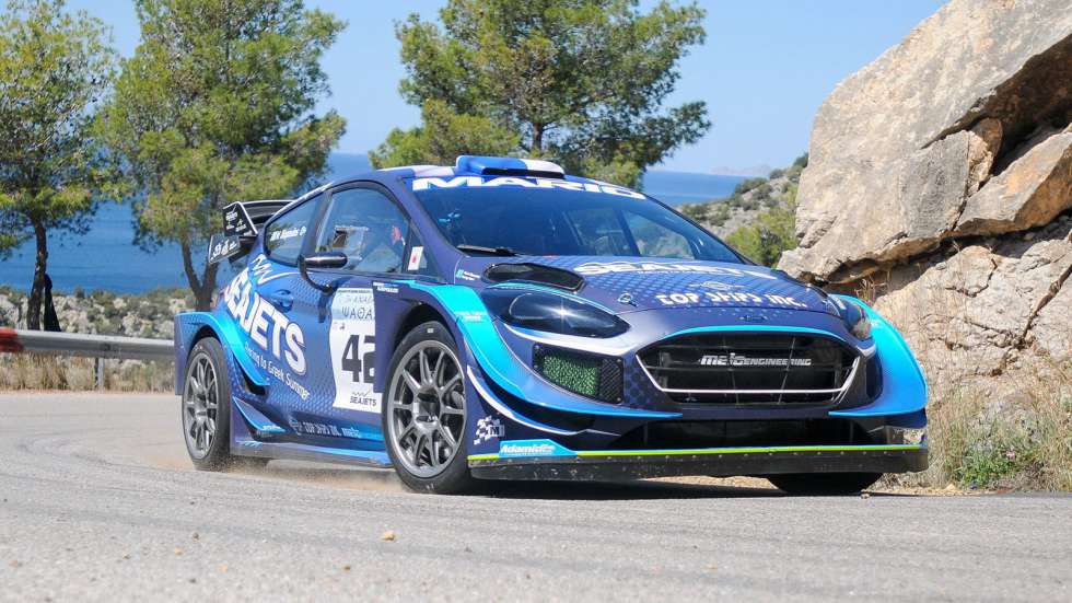 Ο Μάριος Ηλιόπουλος εν δράσει με το Ford Fiesta Rallycross στην ανάβαση Ψάθας.