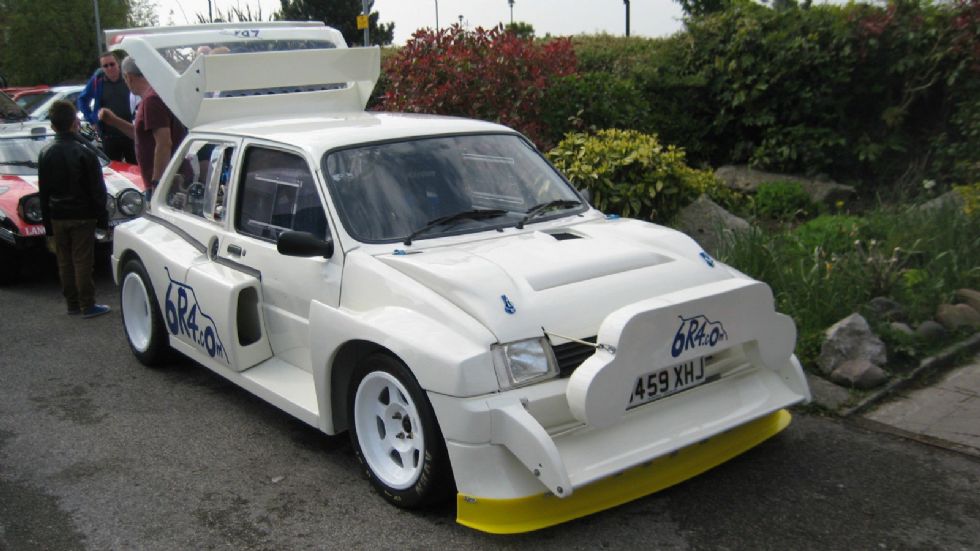 Το MG Metro 6R4 είναι ένα αυτοκίνητο, του οποίου το bodykit θα σε κάνει είτε να ψαρώσεις είτε να βάλεις τα γέλια.