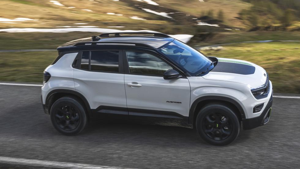 Νέο Jeep Avenger 4xe: Ήπια υβριδικό και τετρακίνητο με 136 ίππους