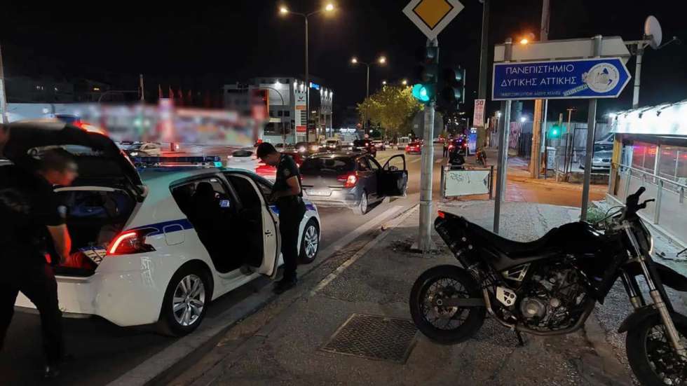 Αθήνα: Χειροπέδες και 18.300 ευρώ πρόστιμο σε 3 οδηγούς για κόντρες 