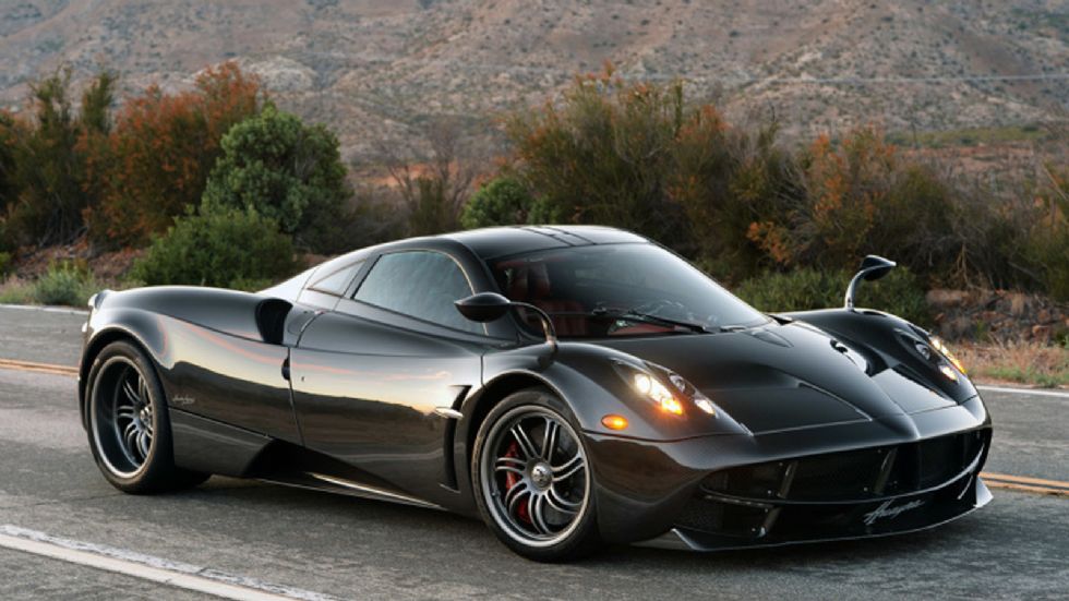 Η Pagani Huayra Roadster φημολογείται ότι θα κάνει το ντεμπούτο της τον προσεχή Αύγουστο.