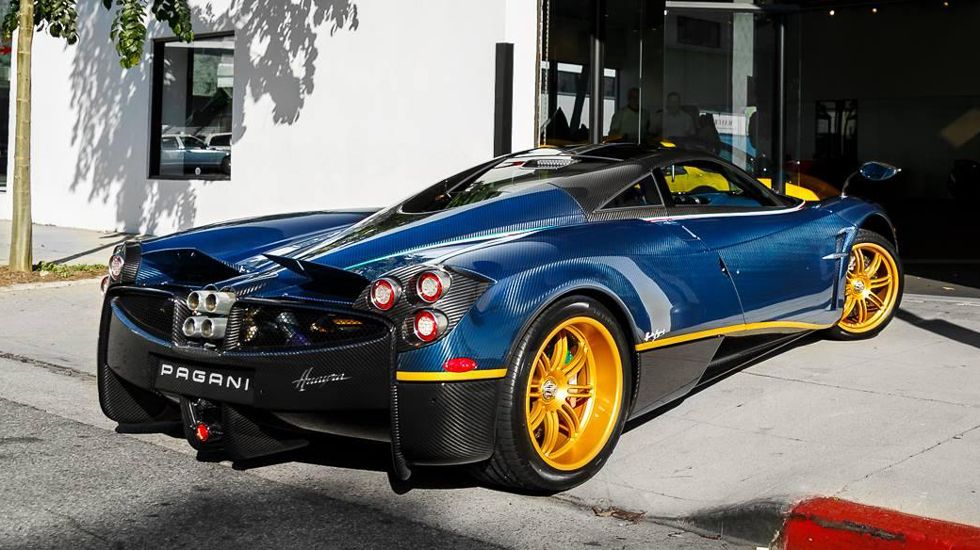 Το «730» του ονόματος της Pagani Huayra 730 S υποδηλώνει τους προσφερόμενους ίππους, ενώ το «S» παραπέμπει στο όνομα του ιδιοκτήτη της, του κου Alejandro Salomon.