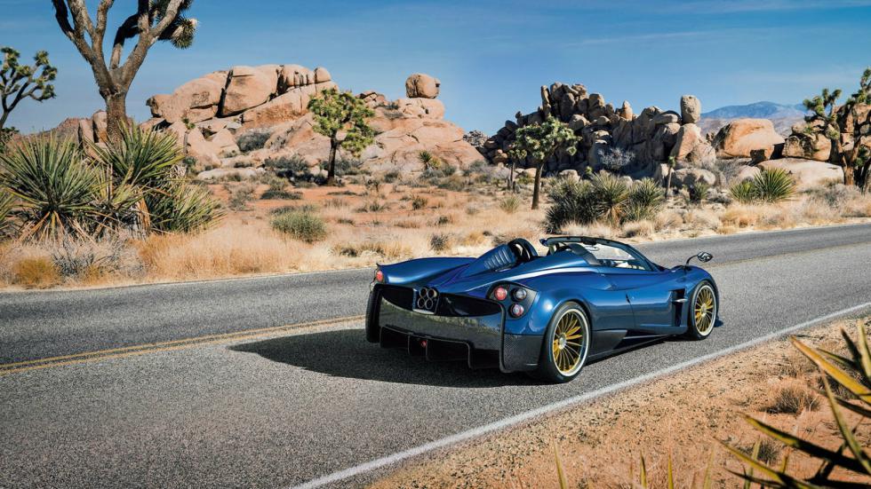 Επιβλητική αναμφισβήτητα η μορφή του Huayra Roadster. 