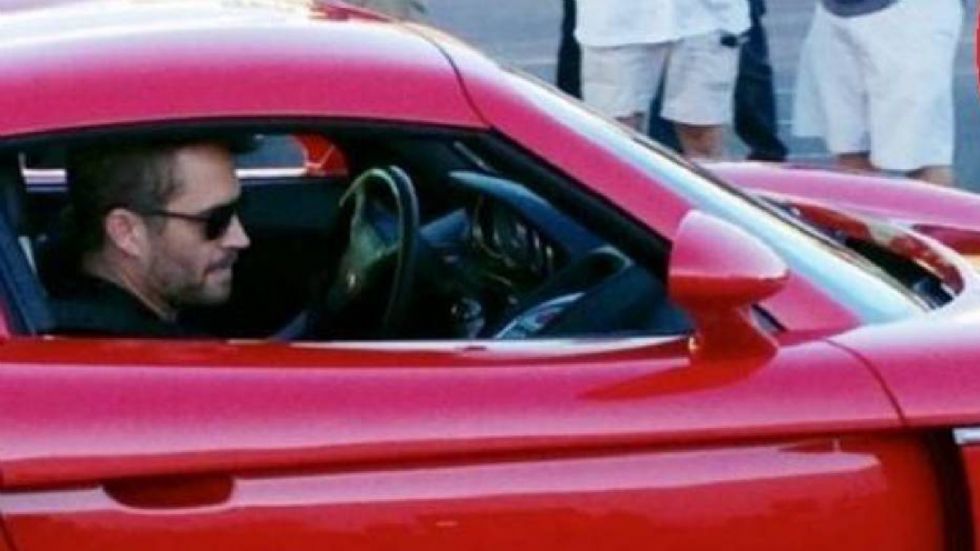 Αυτή είναι η τελευταία φωτογραφία του Paul Walker. Τραβήχτηκε την ώρα της αποχώρησής του για την τελευταία βόλτα.