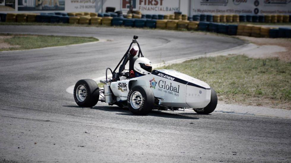 Η Prom Team Racing αποτελείται από περίπου 30 άτομα της σχολής Μηχανολόγων Μηχανικών του ΕΜΠ.