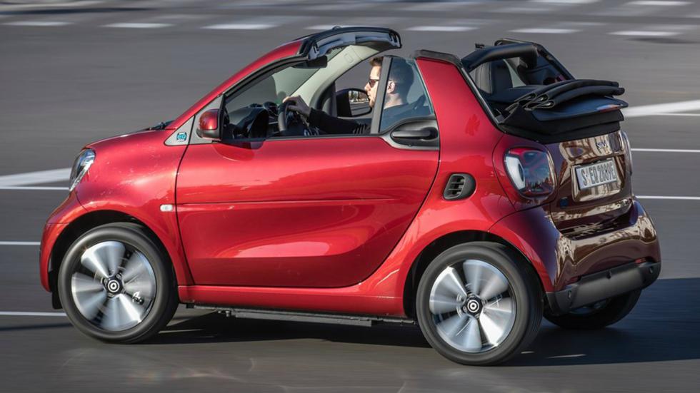 Το smart EQ fortwo είναι διαθέσιμο και σε cabrio έκδοση.