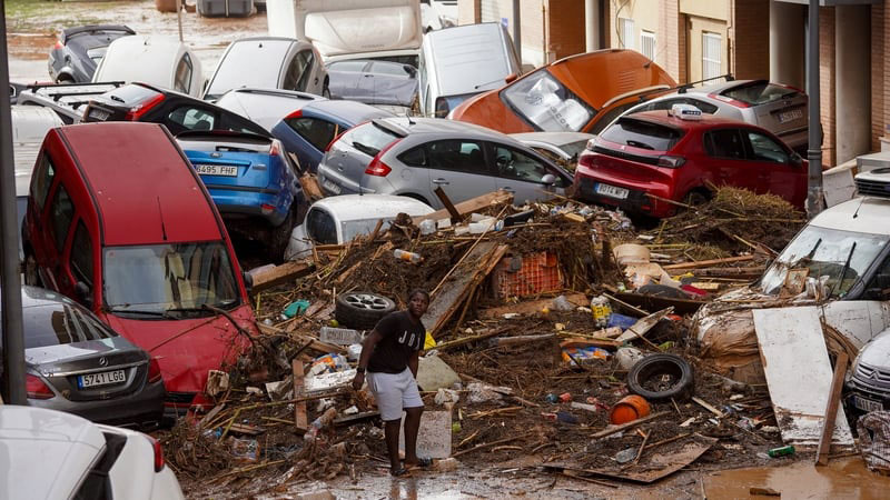 Κατεστραμμένα αυτοκίνητα από τις πλημμύρες