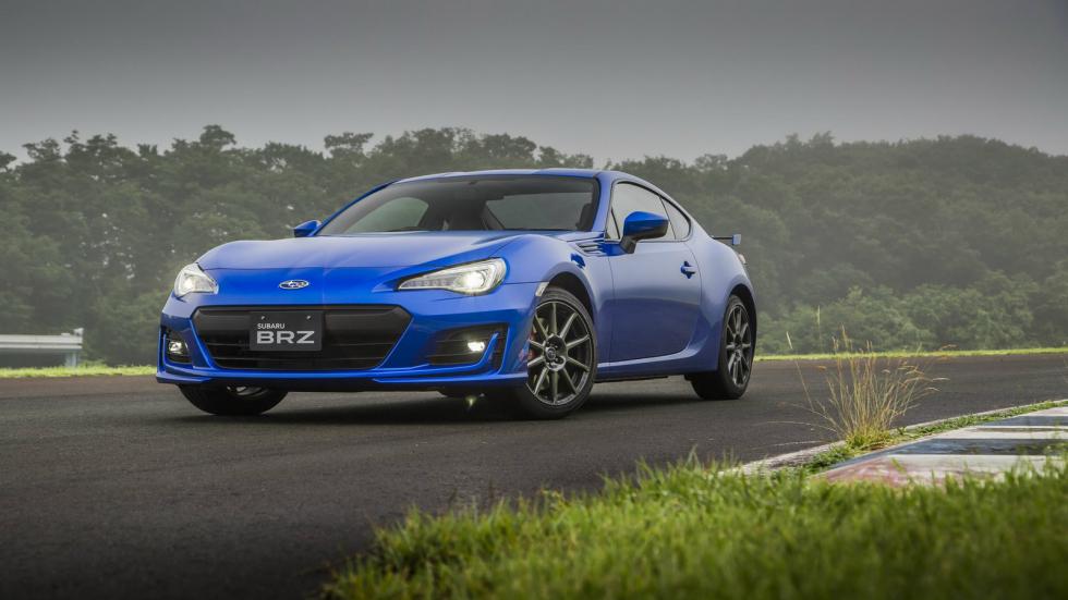 Εμφάνιση σε πίστα έκανε το νέο μοντέλο του Subaru BRZ για το 2017, δείχνοντας ανανεωμένο και εν δράσει.