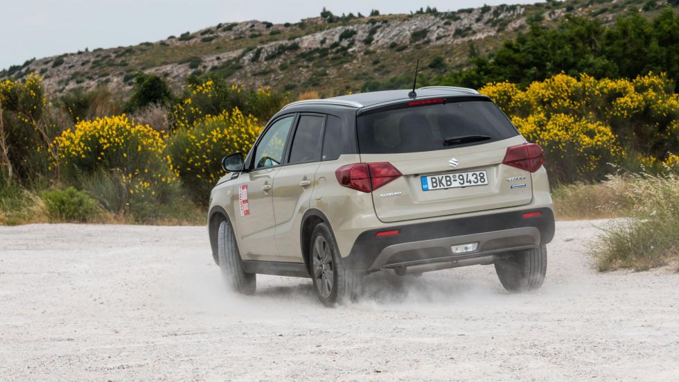 Ικανό σε off-road εξορμήσεις και ευέλικτο εντός πόλης, το Suzuki Vitara χάνει πόντους από το μέτριο σε αίσθηση τιμόνι του.