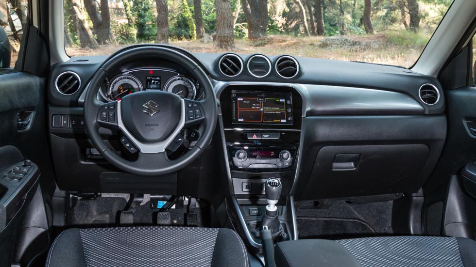 Χωρίς στάνταρ touchscreen, το Suzuki Vitara αποκτά 7άρα οθόνη αφής από την 2η και ακριβότερη 2.400 ευρώ έκδοση εξοπλισμού GL+.