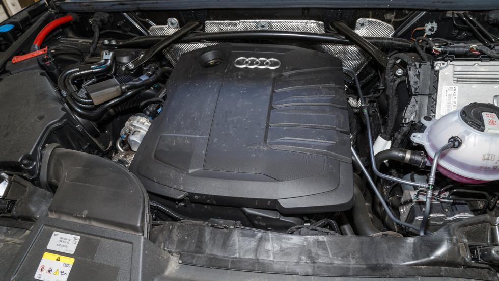 Η έκδοση 40 TDI του Audi Q5 «φορά» τον αναβαθμισμένο ήπια υβριδικό (12V) πετρελαιοκινητήρα 2,0 λίτρων με απόδοση 204 PS και 400 Nm και συνδυάζεται με το αυτόματο κιβωτίου S tronic 7 σχέσεων και του ul