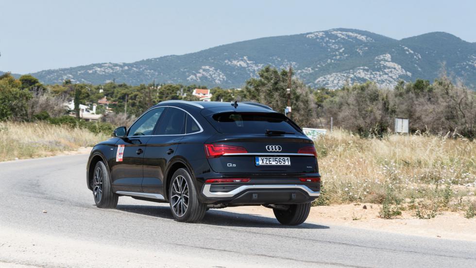 To Q5 Sportback διαφοροποιείται αισθητικά από τις «απλές» εκδόσεις στο πίσω μέρος, λόγω του coupe μοτίβου.