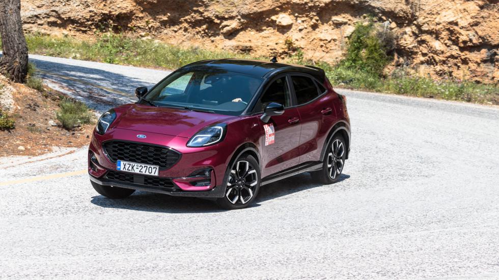 Στο χειροκίνητο Ford Puma της έκδοσης Vivid Ruby έχεις πιο γνήσιο fun to drive, καλύτερη οδηγική αίσθηση και κατανάλωση που ξεπερνά ελάχιστα τα 7 λτ./100 χλμ..