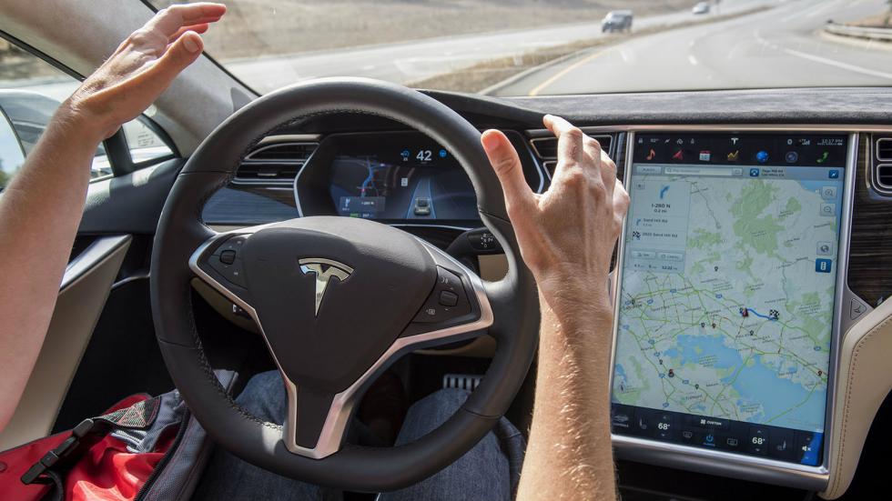 Απαγορεύτηκαν διαφημίσεις της Tesla στην Γερμανία