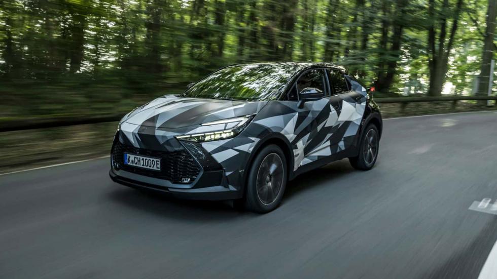 Οδηγούμε το νέο Toyota C-HR: Plug-in Hybrid με 223 άλογα