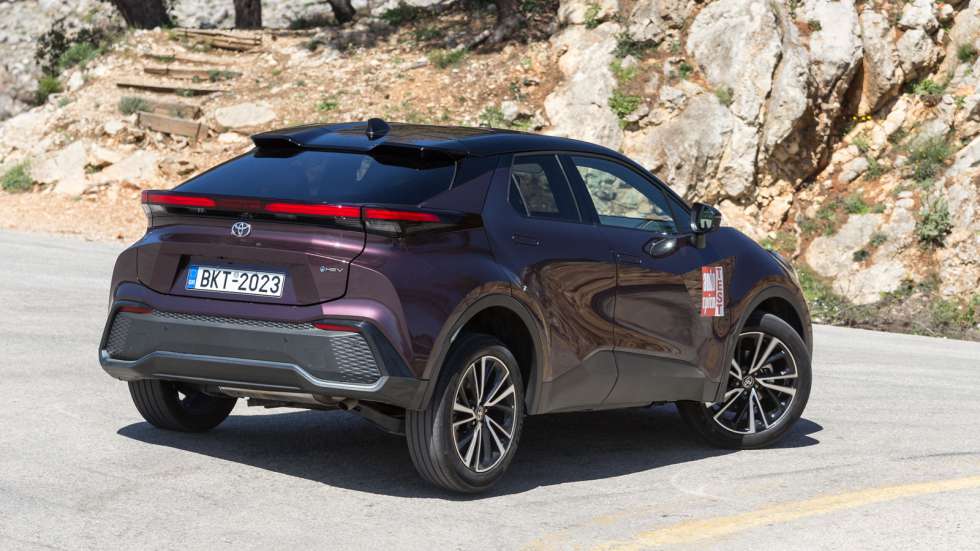 Ποιο Toyota οικογενειακό SUV: C-HR ή Corolla Cross;