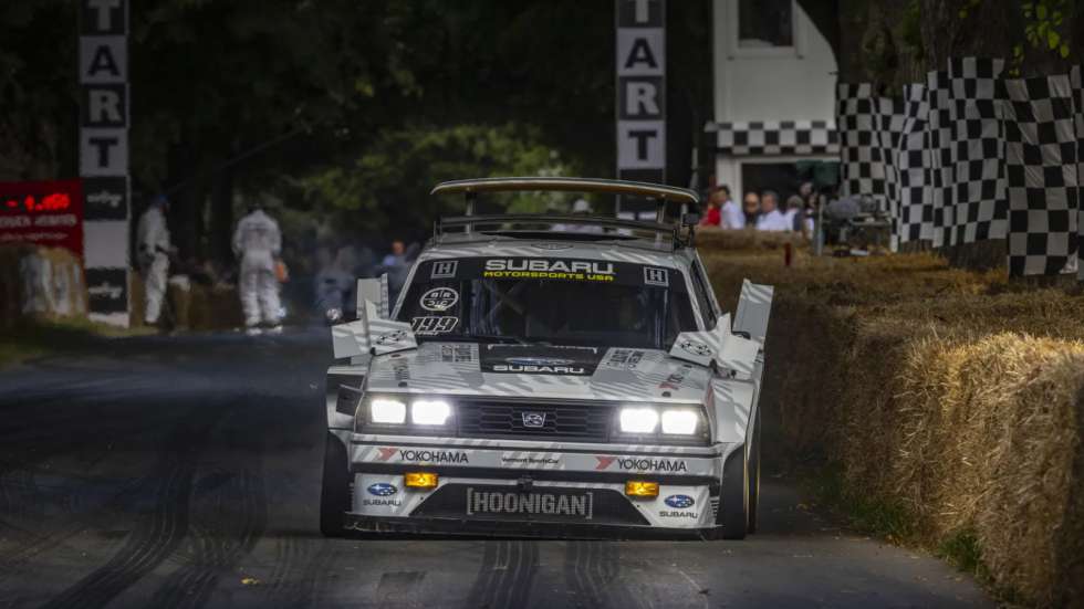 O Pastrana έπεσε στα άχυρα του Goodwood με το Subaru του (+vid)