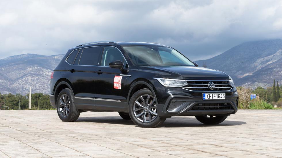 Χωρίς διαφορές συγκριτικά με το «απλό» Tiguan έρχεται σχεδιαστικά το Tiguan Allspace, με την κομψή μπροστινή μάρκα να ξεχωρίζει για τους LED προβολείς με λειτουργία φωτισμού στροφής.