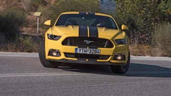 Premium : Ford Mustang GT | 5   421 PS