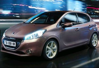      Peugeot 208