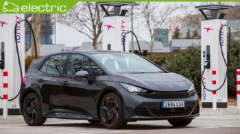 Πιο εύκολη φόρτιση του CUPRA Born με το σύστημα Plug & Charge