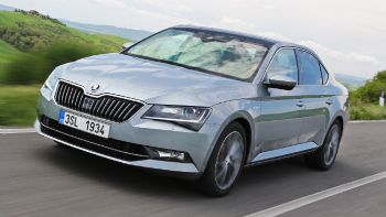 Έρχεται υβριδική Skoda Superb