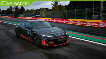 Έδειξε για πρώτη φορά το RS e-tron GT η Audi 