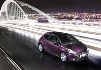 Peugeot 208 :   !