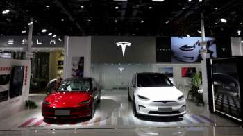 Επιστροφή της Tesla στο Paris Motor Show με πλήρη παράταξη στόλου