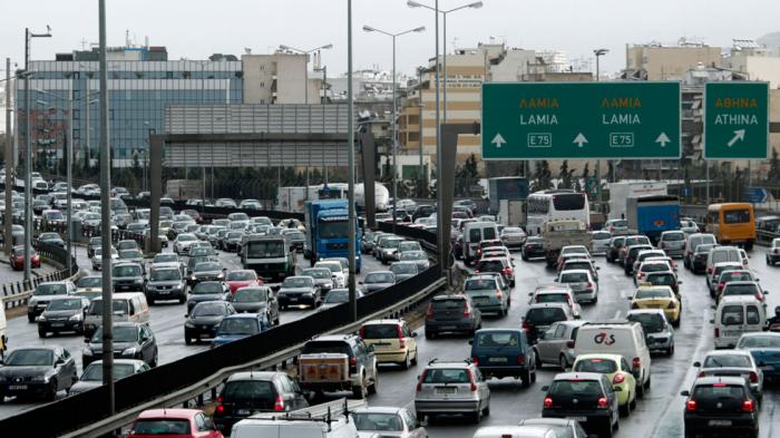 Πάει 5 χρόνια πίσω η απαγόρευση πώλησης ΙΧ βενζίνης-diesel 