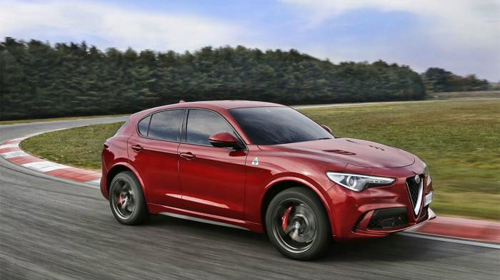 Με την Stelvio Quadrifoglio στο Ντουμπάι