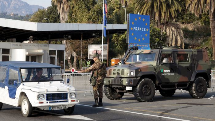 5 κανόνες όταν οδηγείς στο εξωτερικό