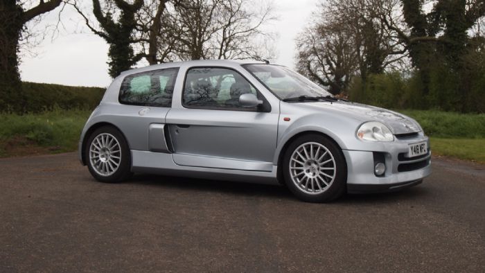 Renault Clio V6: Πωλείται