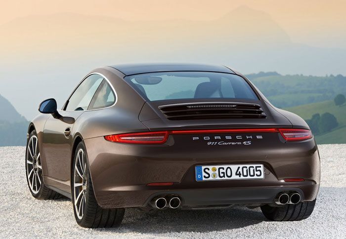 Πρεμιέρα για την Porsche 911 Carrera 4