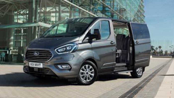 Nέο Ford Tourneo PHEV